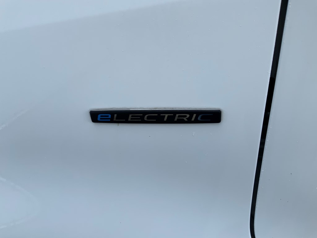 33203954-15.jpg