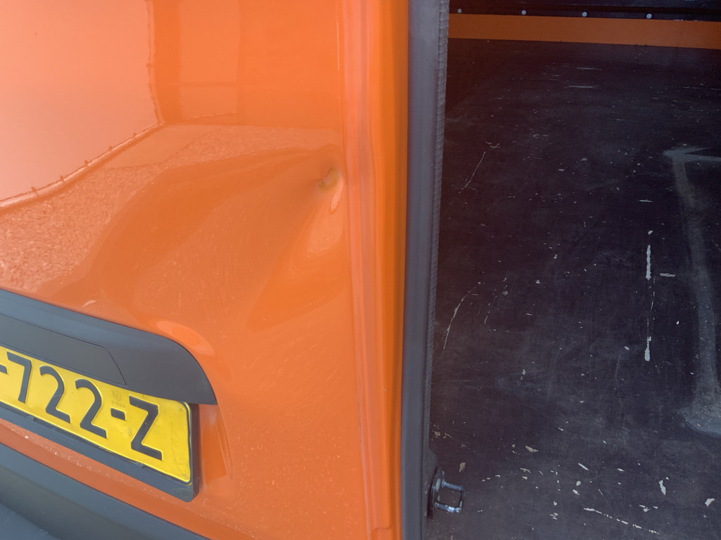 46224708-12.jpg