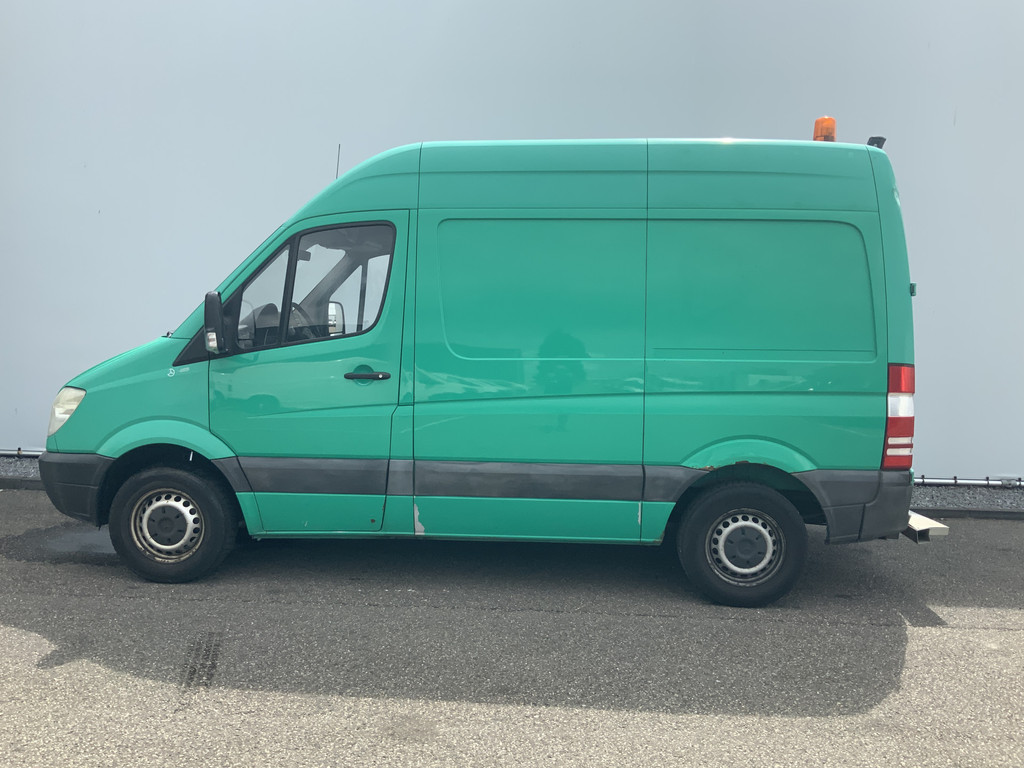 46244277-2.jpg