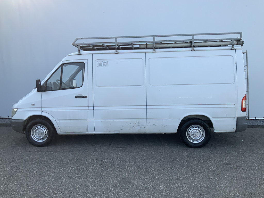 46846348-2.jpg