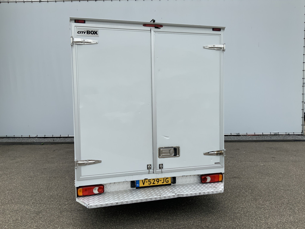 46932529-2.jpg