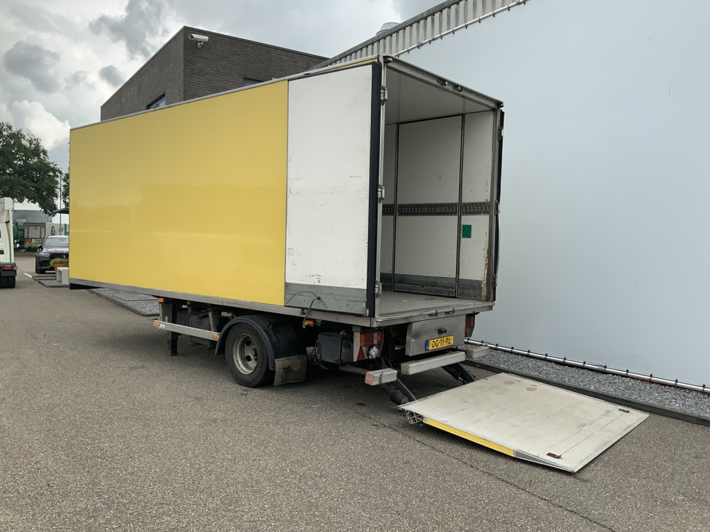 46932670-2.jpg