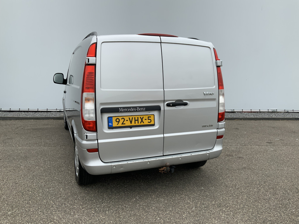 47092040-2.jpg