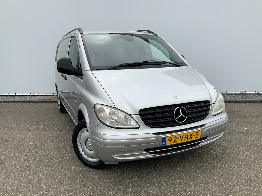 47092040-7.jpg