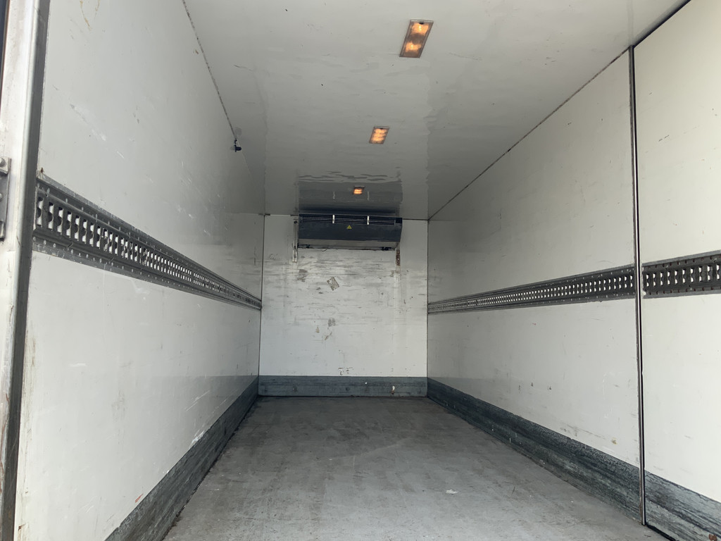 47093042-14.jpg