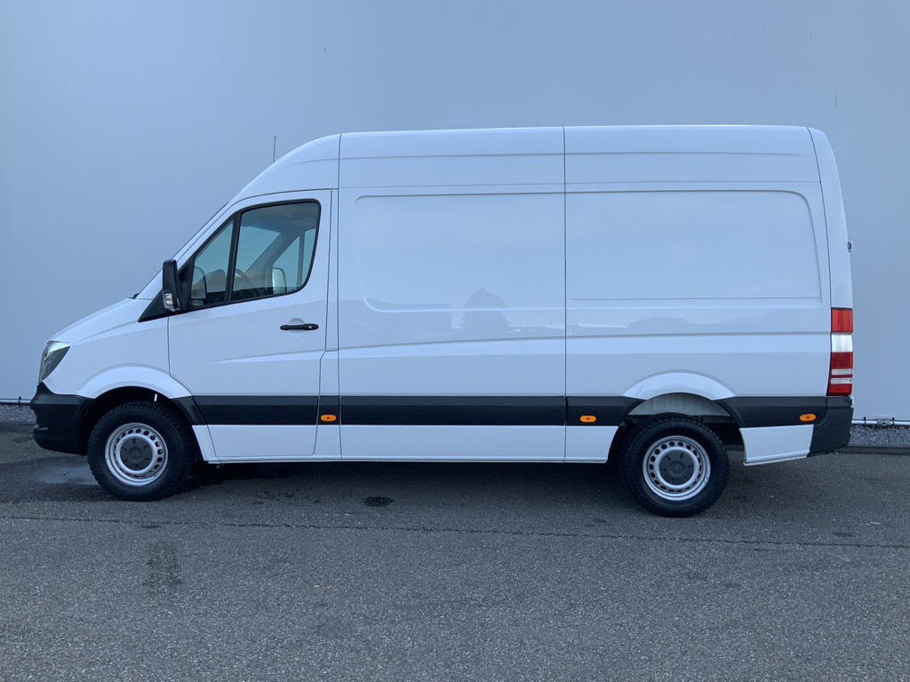47570476-2.jpg