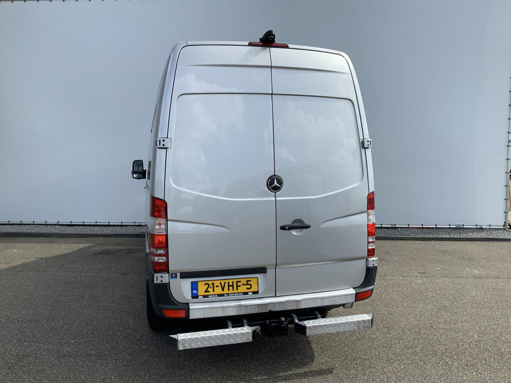 47570540-1.jpg