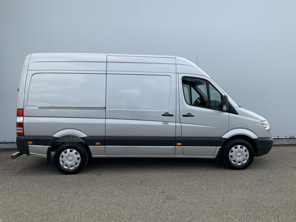 47570540-23.jpg