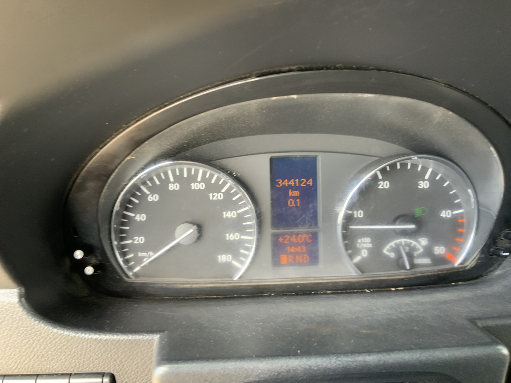 47570540-8.jpg