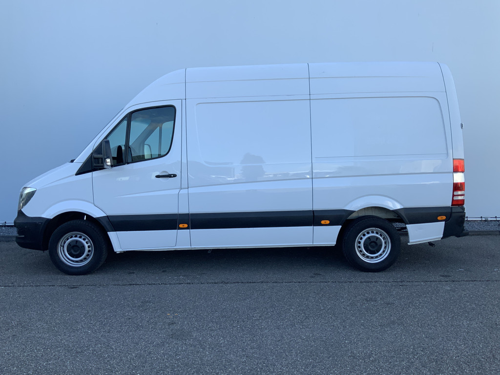 47622710-2.jpg