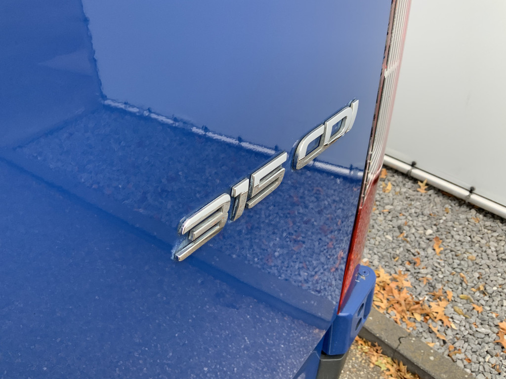 48296491-7.jpg