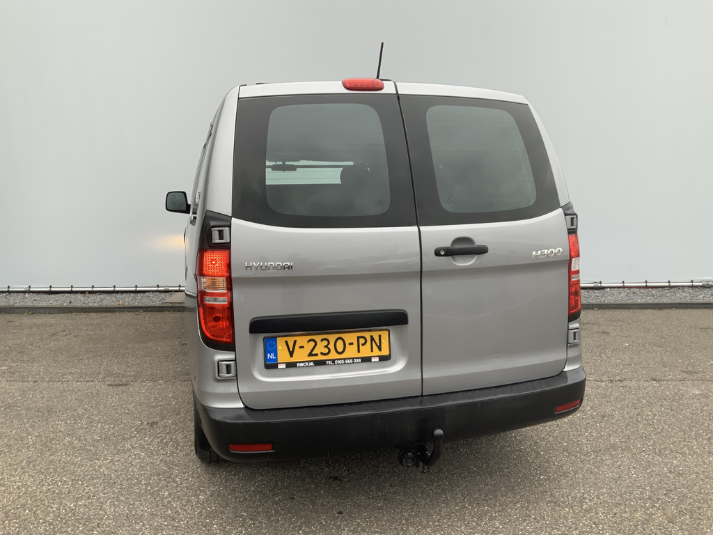 48458201-2.jpg