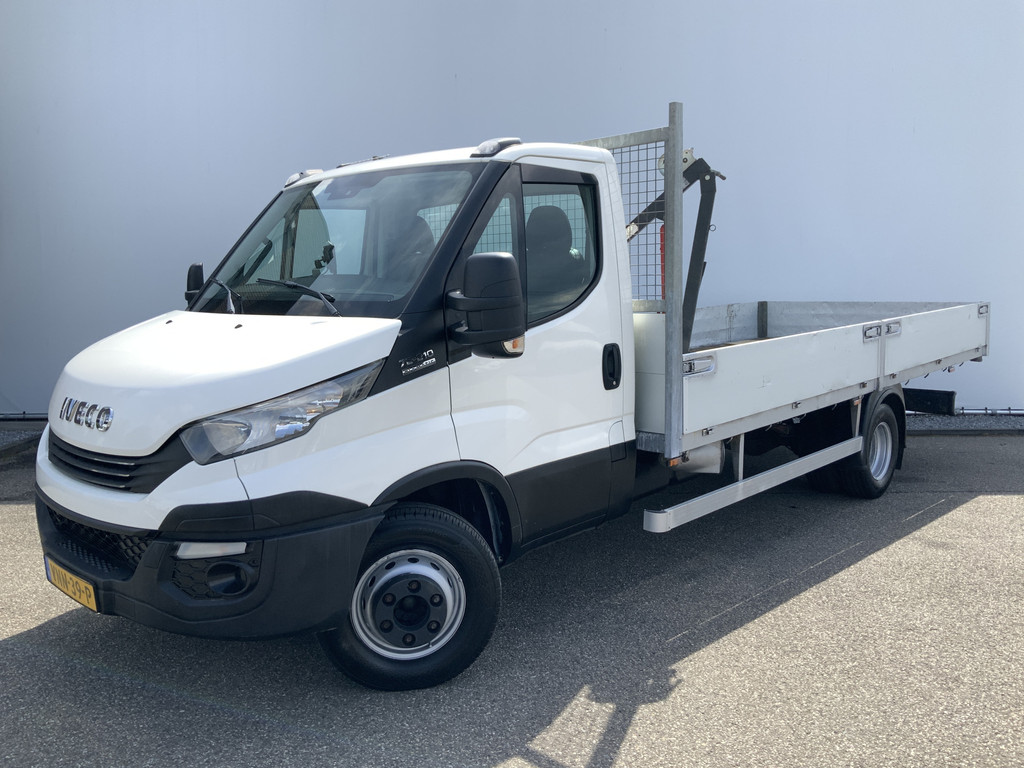 53583839